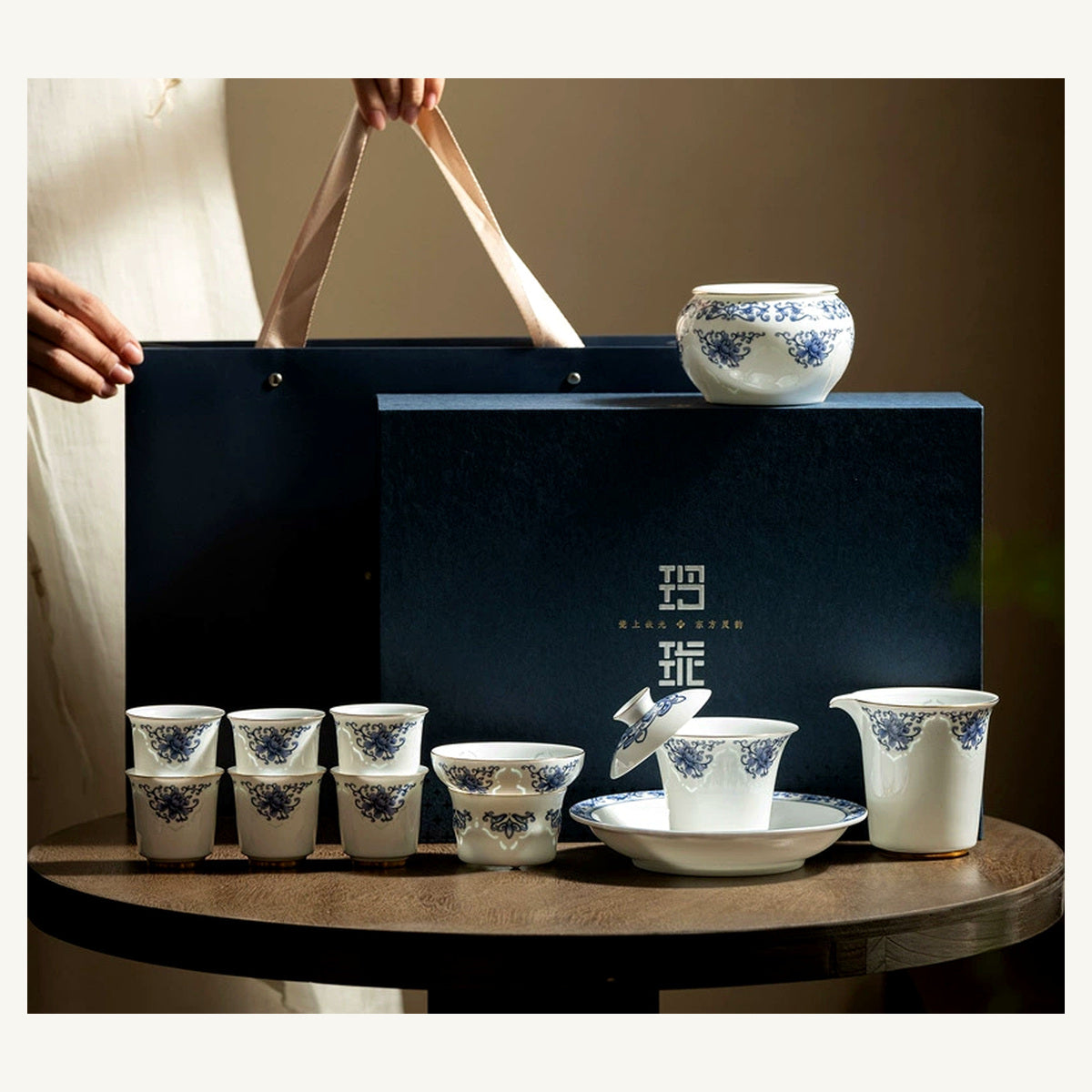 Blue-and-White Linglong Porcelain Gongfu Tea Set | 6-Person Gift Box Service